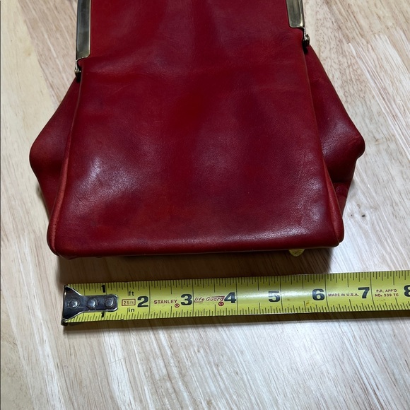 Vintage Chic Red Leather Double Opening Cross Bag - Picture 11 of 13